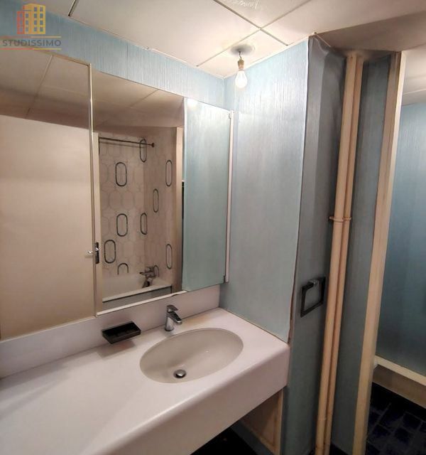 Studio 30m² Paris 18e - Immeuble de standing - Photo 3