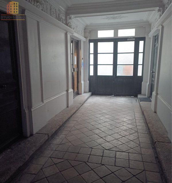 Chambre de bonne 12m² Paris 9e Rue Blanche - Photo 3