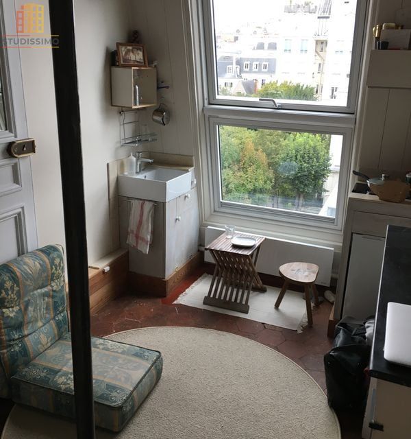 Studette 10m² Paris 9e - Photo 1