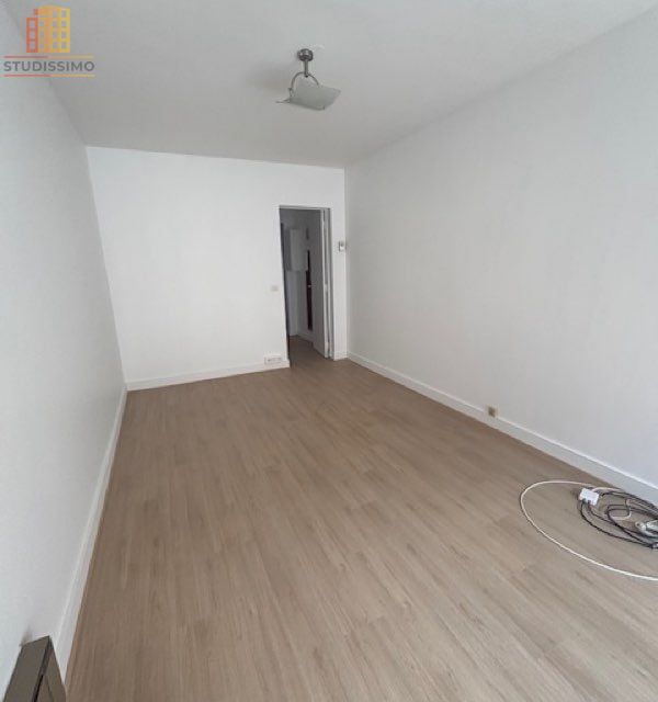 Studio 22m² Paris 17e - Balcon - Photo 13