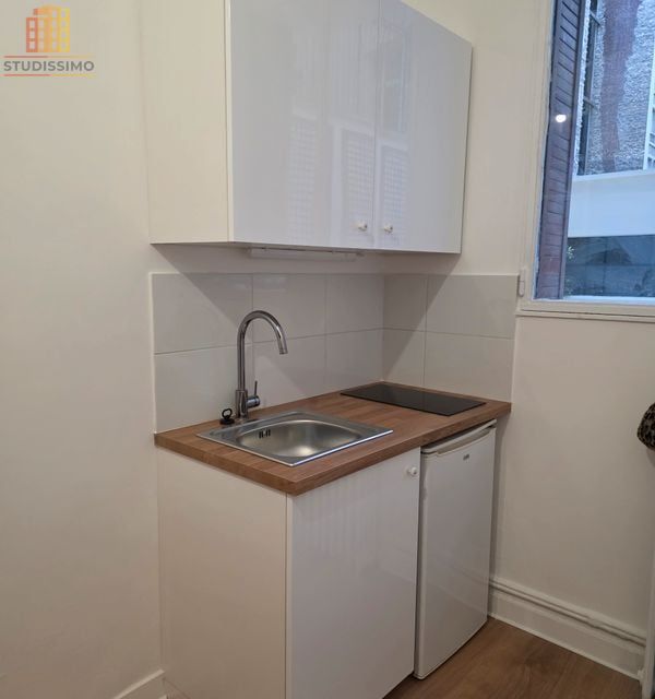 Chambre de bonne 11m² Paris 16e Porte de Passy - Refaite à neuf - Photo 2