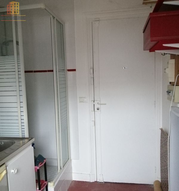 Chambre de bonne 5m² Paris 8e - Photo 1