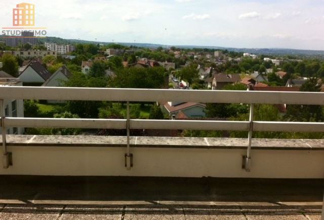 Studio 27m² Rueil-Malmaison - Terrasse, parking - Photo 1