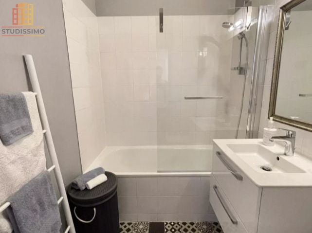 Studio 20m² Versailles - Ensoleillé, grande hauteur sous plafond - Photo 8