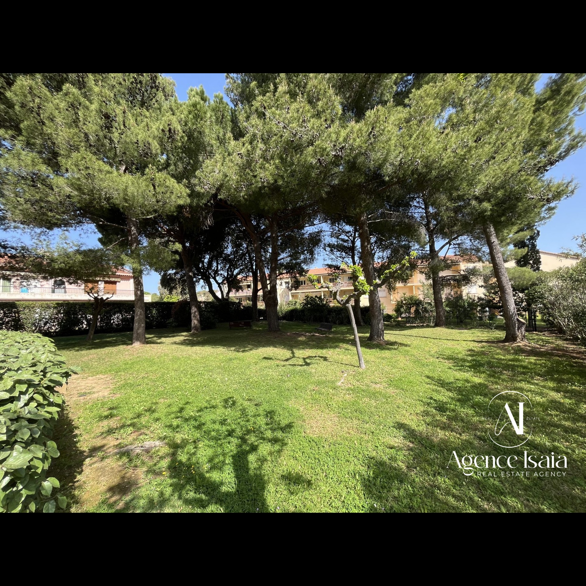 T2 à la Favière avec parking - Photo 1