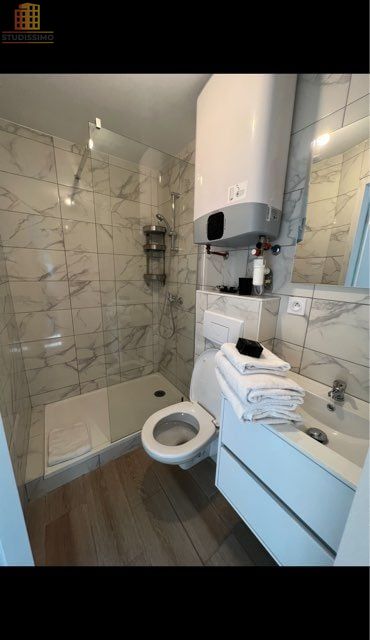 Studio 19m² Bron - Refait à neuf, belle rentabilité - Photo 1