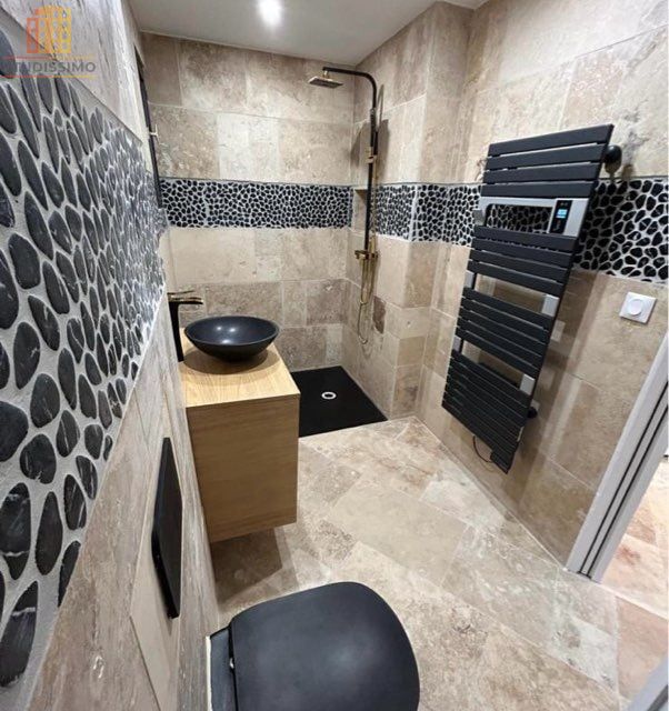 Studio 20m² Saintes-Maries-de-la-Mer - Rénové, terrasse et parking - Photo 2