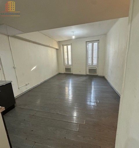 T3 48m² Marseille 1er - À rafraîchir, 2e étage - Photo 3