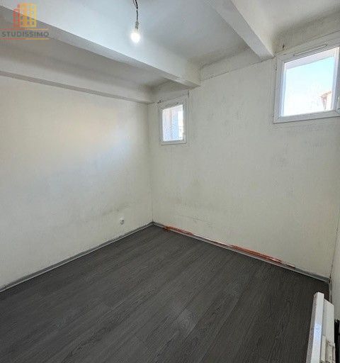 T3 48m² Marseille 1er - À rafraîchir, 2e étage - Photo 4