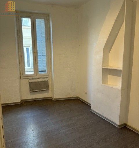 T3 48m² Marseille 1er - À rafraîchir, 2e étage - Photo 2