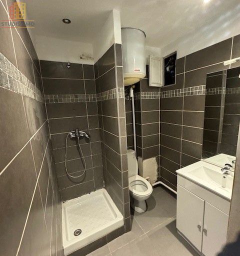 T3 48m² Marseille 1er - À rafraîchir, 2e étage - Photo 1