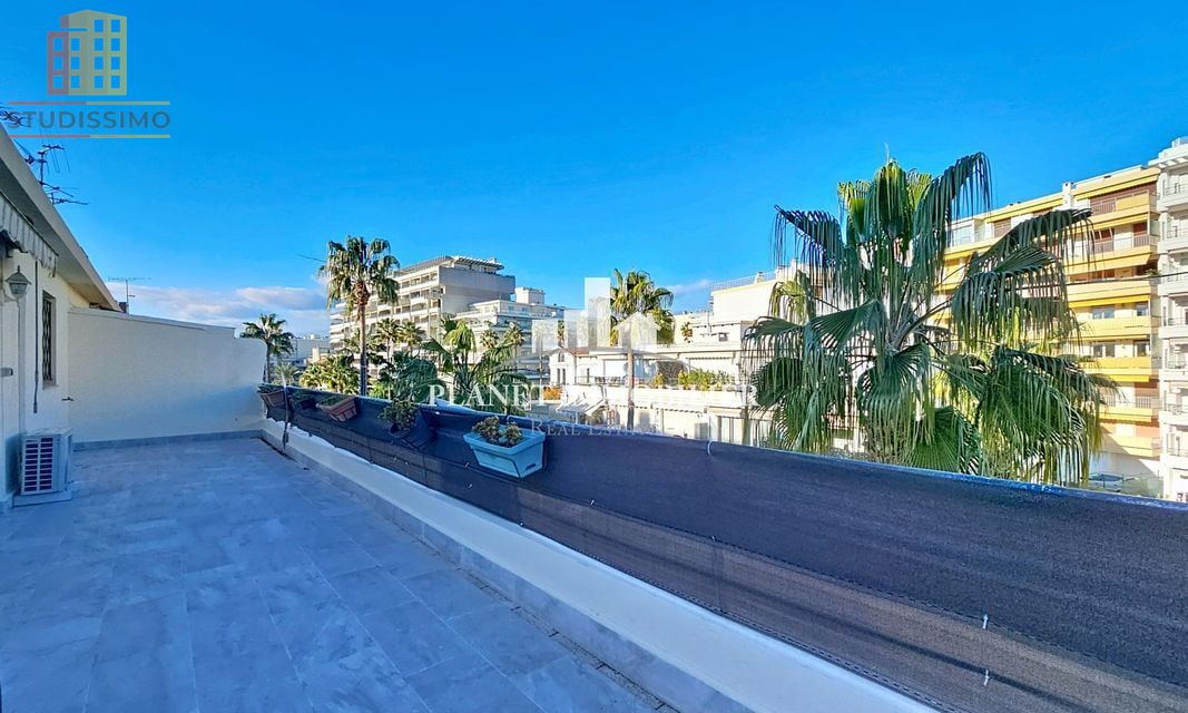 Studio 36m² Antibes - Dernier étage - Photo 1