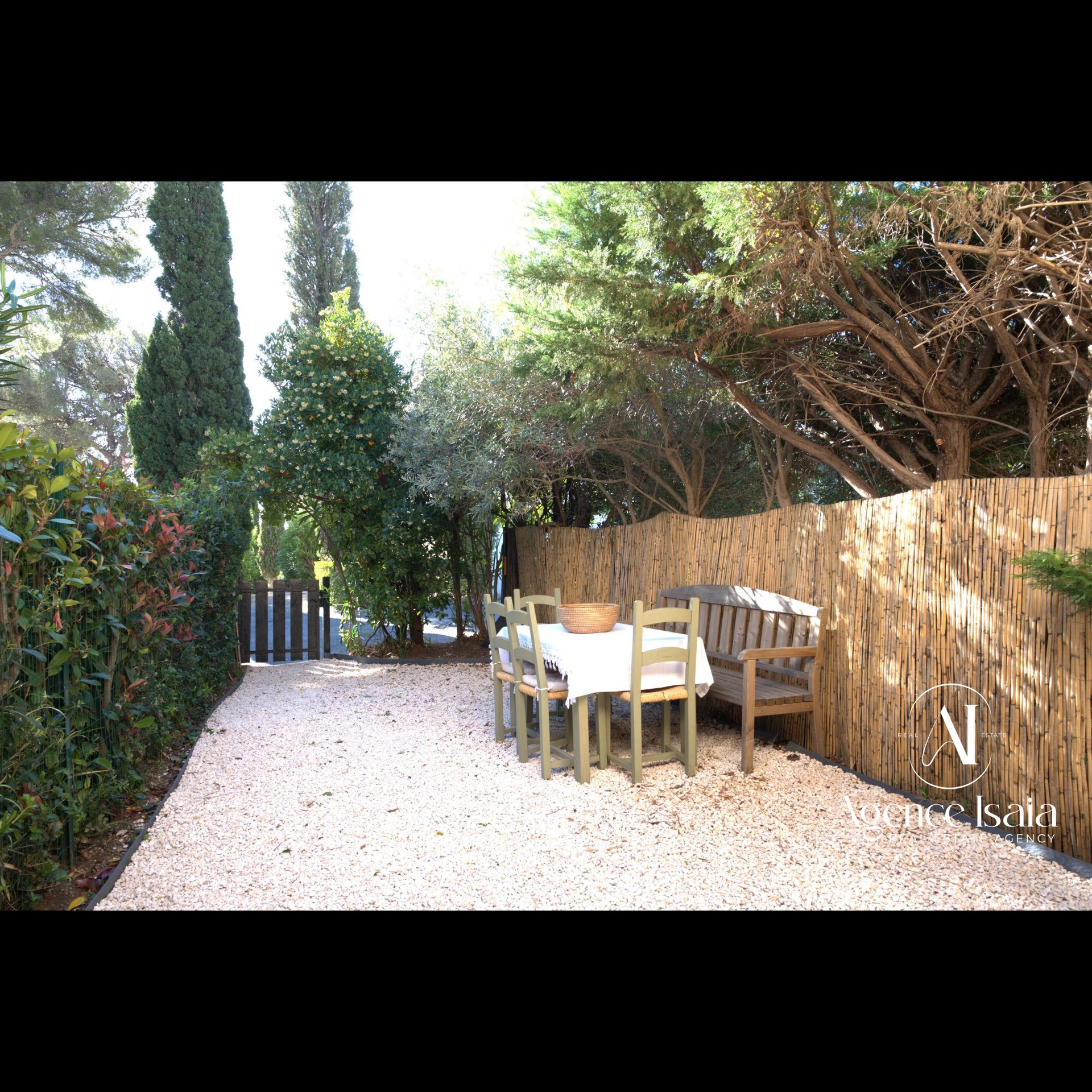 Charmant T2 rénové avec terrasses, jardin, piscine et tennis – Proche centre et plage - Photo 4