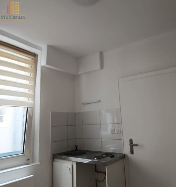 Studio 10m² Strasbourg - Rénové, douche et WC privatifs - Photo 1
