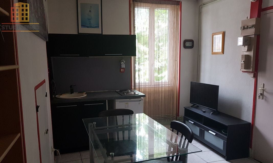 Studio meublé 19m² Grenoble - 1er étage - Photo 2