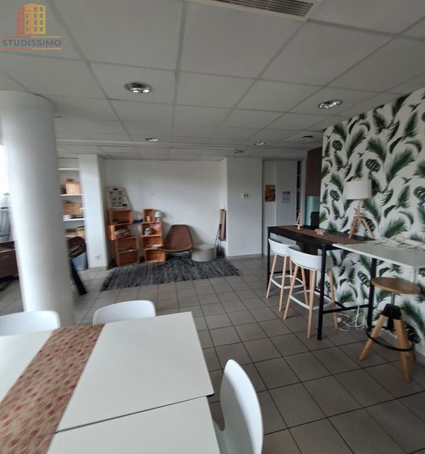 Studio 17m² Grenoble Caserne de Bonne - Résidence étudiante, dernier étage - Photo 2