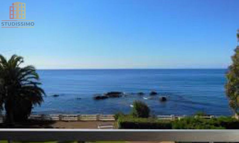 Studio 1 pièce  Saint-Raphaël  - Dernier étage - Photo 2