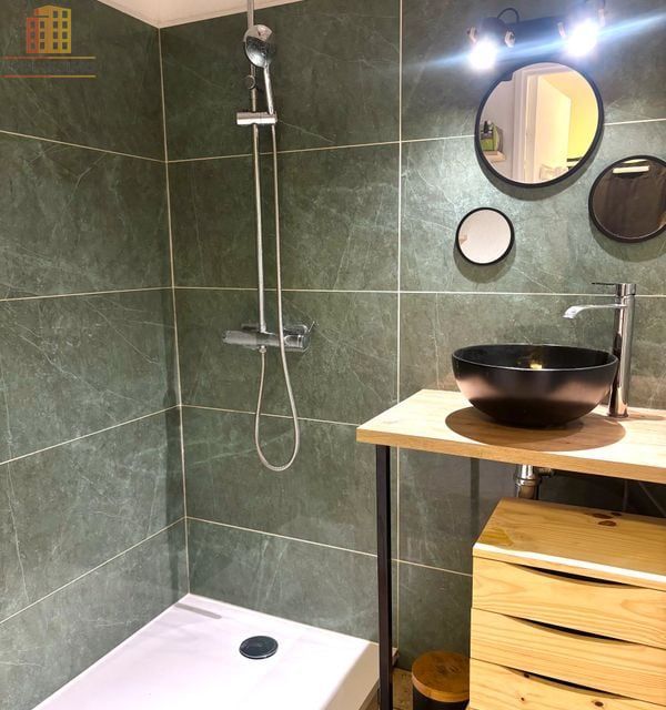 T1 27m² Bandol - Grand extérieur, parking - Photo 1