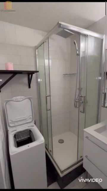 Studio meublé 20m² Bormes-les-Mimosas - Balcon, climatisation - Photo 2