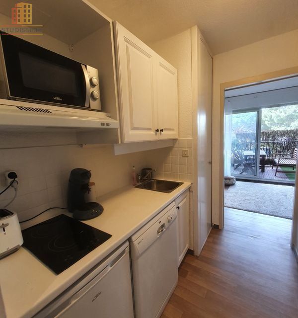 Studio meublé 24m² Hyères Port - Terrasse - Photo 4