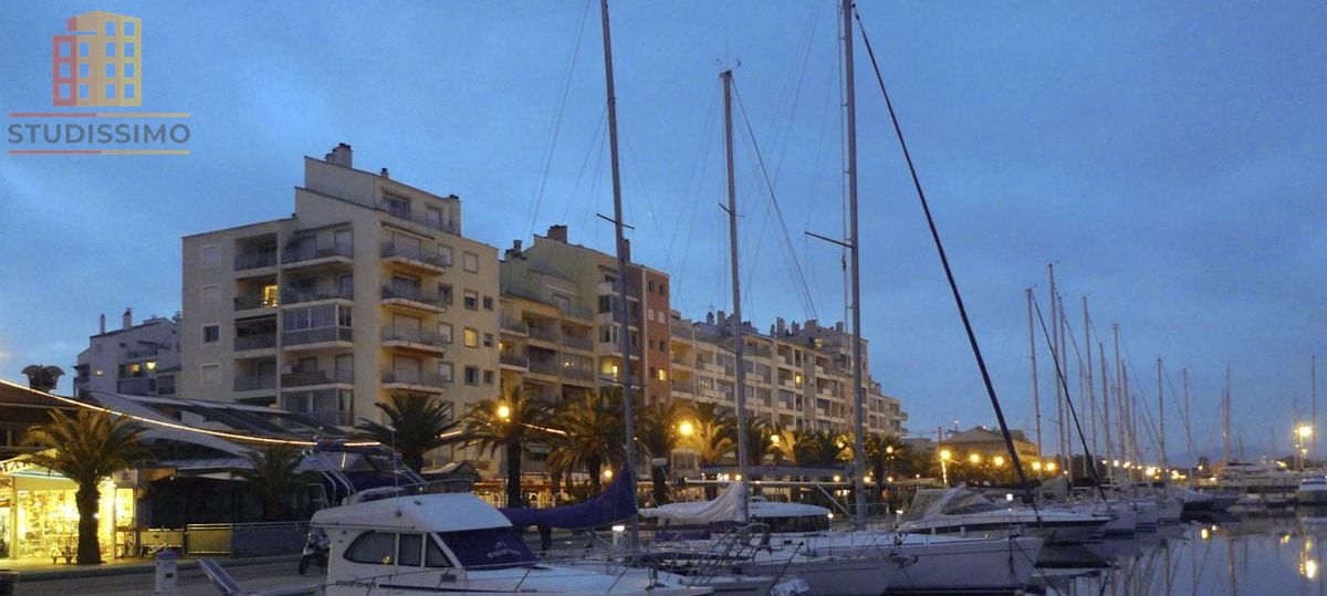 Studio meublé 24m² Hyères Port - Terrasse - Photo 1