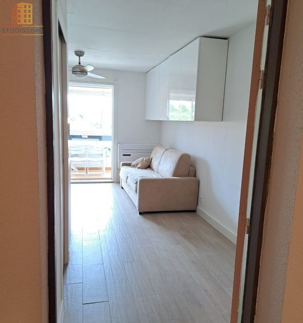 Studio 18m² La Londe-les-Maures - Rénové, loggia - Photo 8